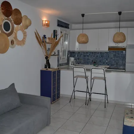 Evaliana Seaside Apartment Palaiontsiflikion